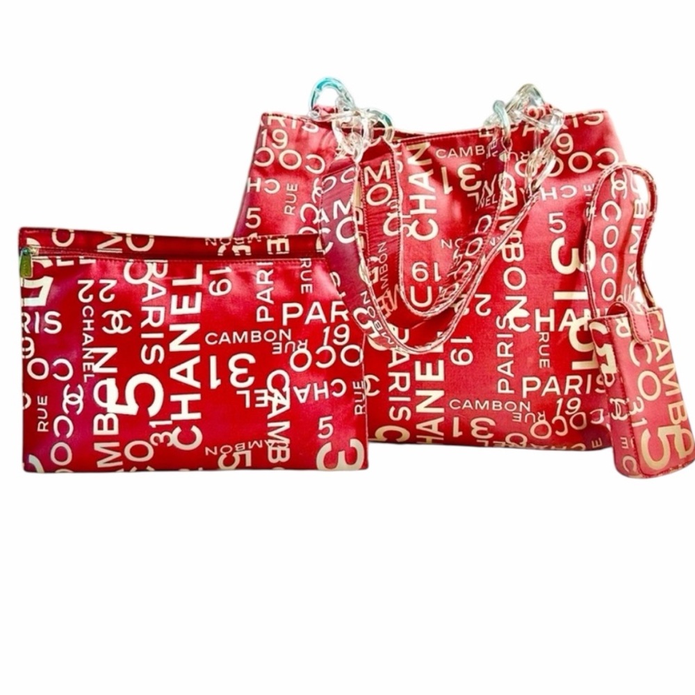 Chanel Red/White Coco Print
Canvas Beach Tote Bag 3 piece Set Authentic